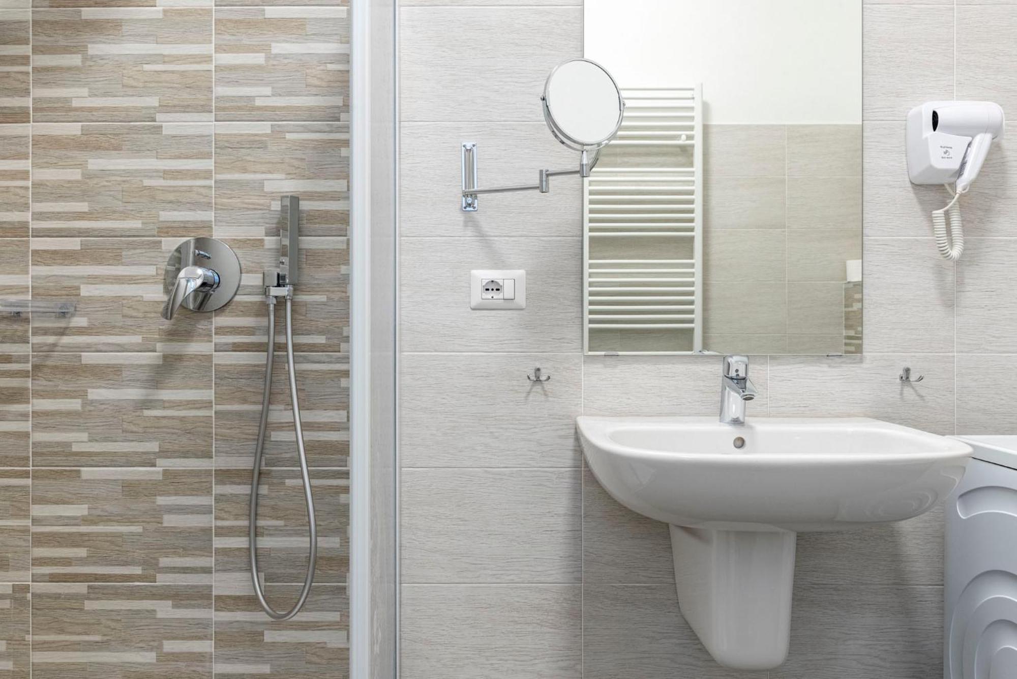 Leader Apartments - Monzino - Unipol Dome - Linate - - Milan, Milan